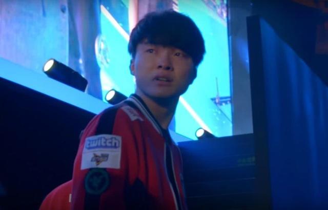 行为分析：解析“触屏下注”相比“实体筹码”对降低决策痛感的心理暗示。（行为洞察：为何“触屏下注”比“实体筹码”更能缓解决策痛感）